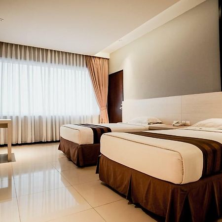 Hotel Asri Plaza Asia Tasikmalaya Zewnętrze zdjęcie